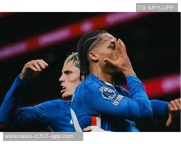 奥卡福精准直塞助攻勒温转身射门遭维卡里奥神勇扑救 奥卡福精准直塞助攻勒温转身射门遭维卡里奥神勇扑救